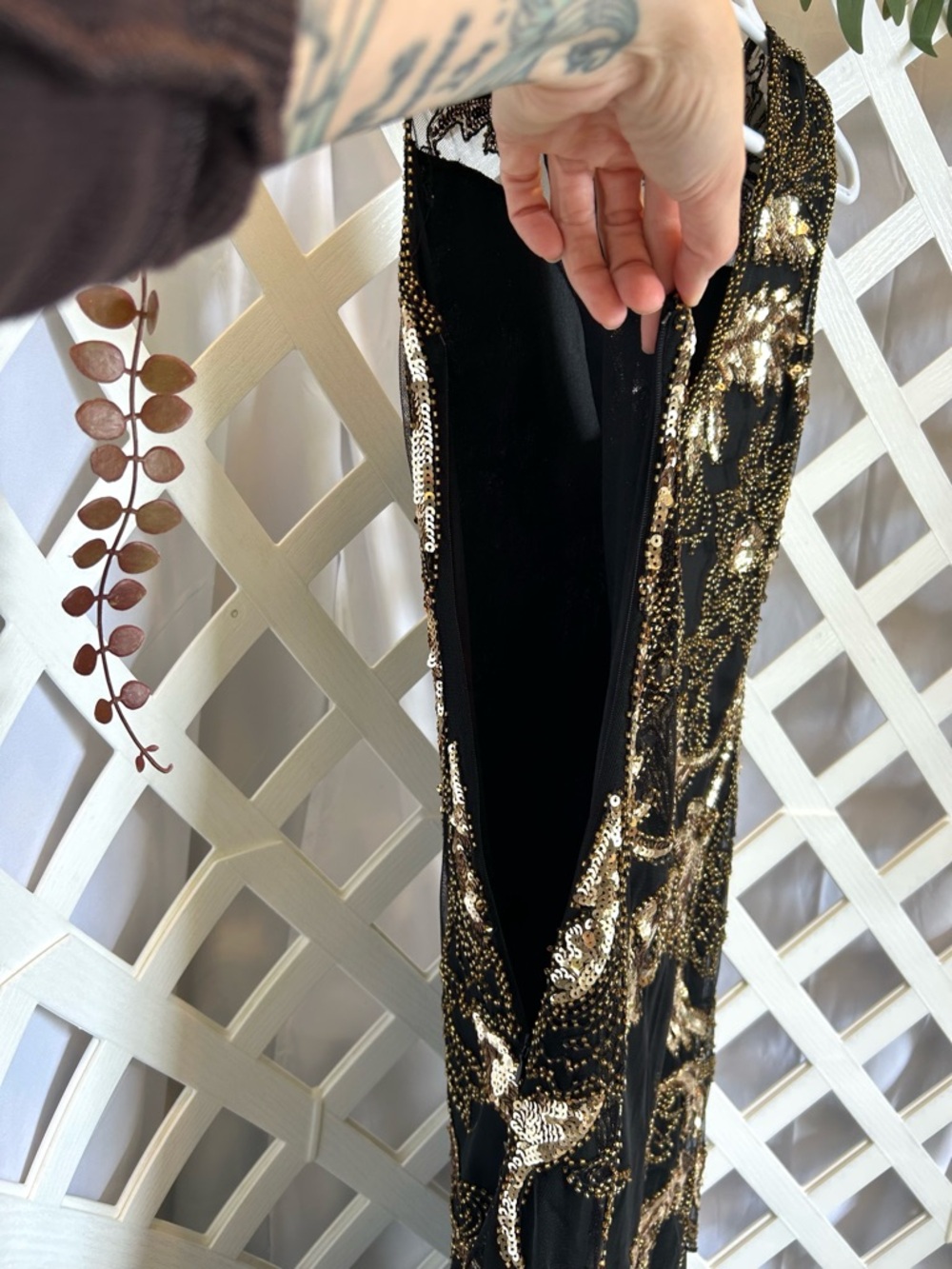 Black Gold Sequin Beaded Formal Dress Size Small Sleeveless Midi Evening Prom - Picture 7 of 12